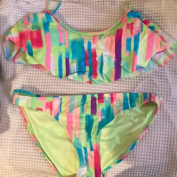 Xhilaration Multicolored Ruffle Swimsuit Size Large NEW NWOT - Picture 1 of 6